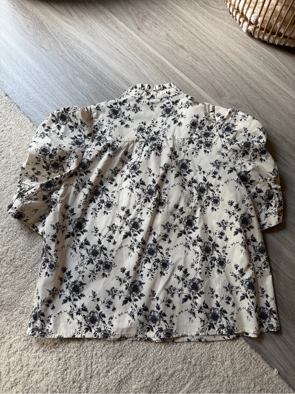 Boutique Floral Ruffle Neck Cream Blouse - Picture 4 of 4